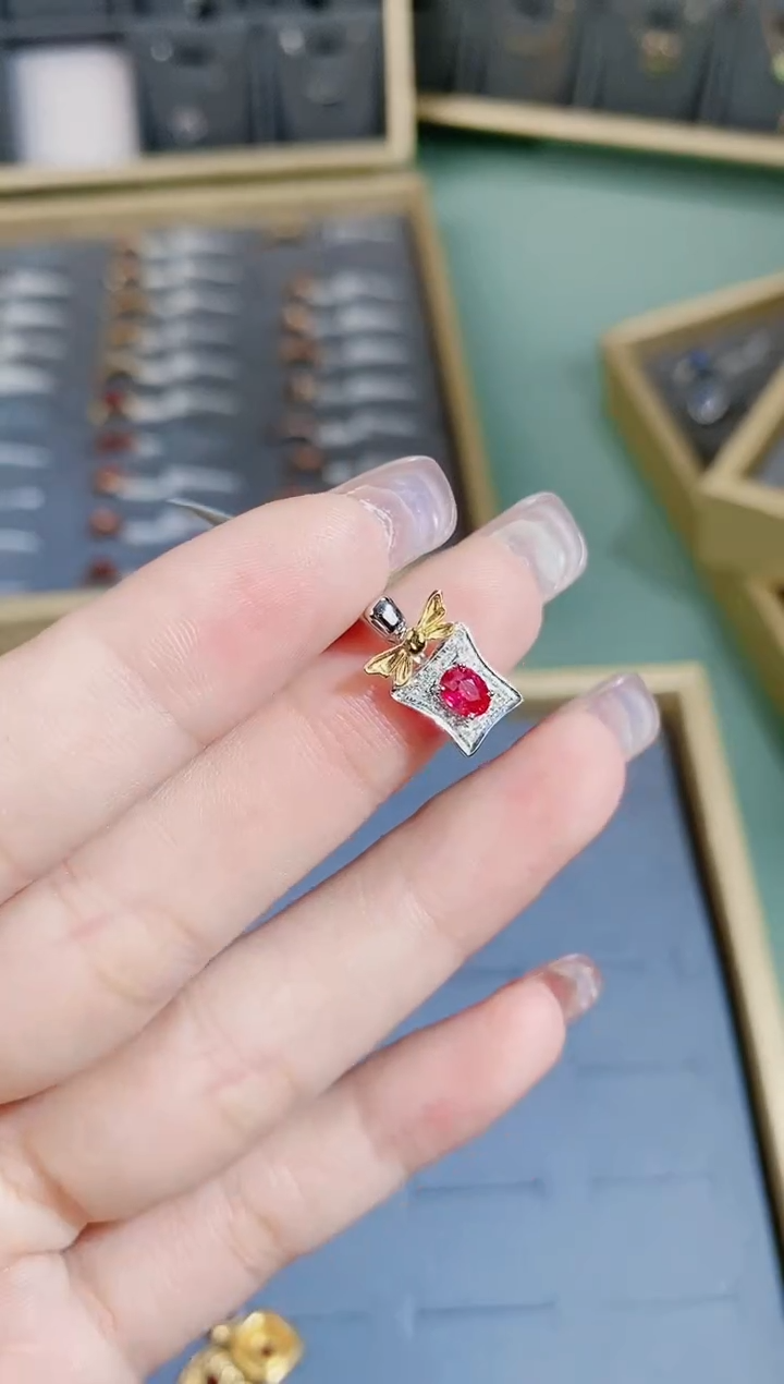 【闪购商品】红宝石吊坠(不含链)18K金镶嵌吊坠