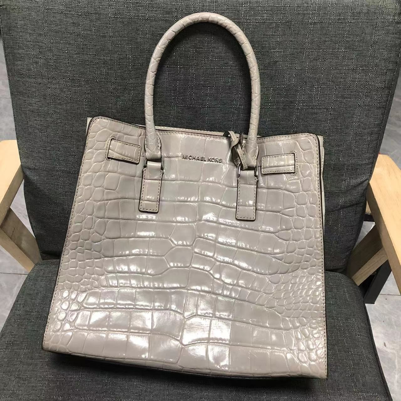 95新 MICHAELKORS/迈克高仕 乱乱子中古/女士/手提包/42671