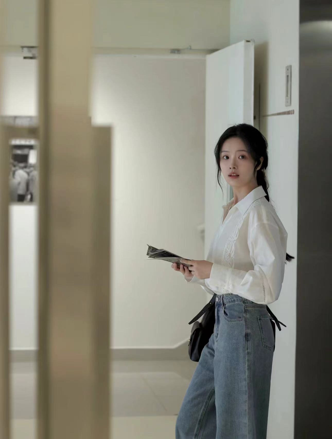 文艺范2024新款夏秋季休闲简约衬衫衬衣搭配牛仔裤子显瘦百搭时尚