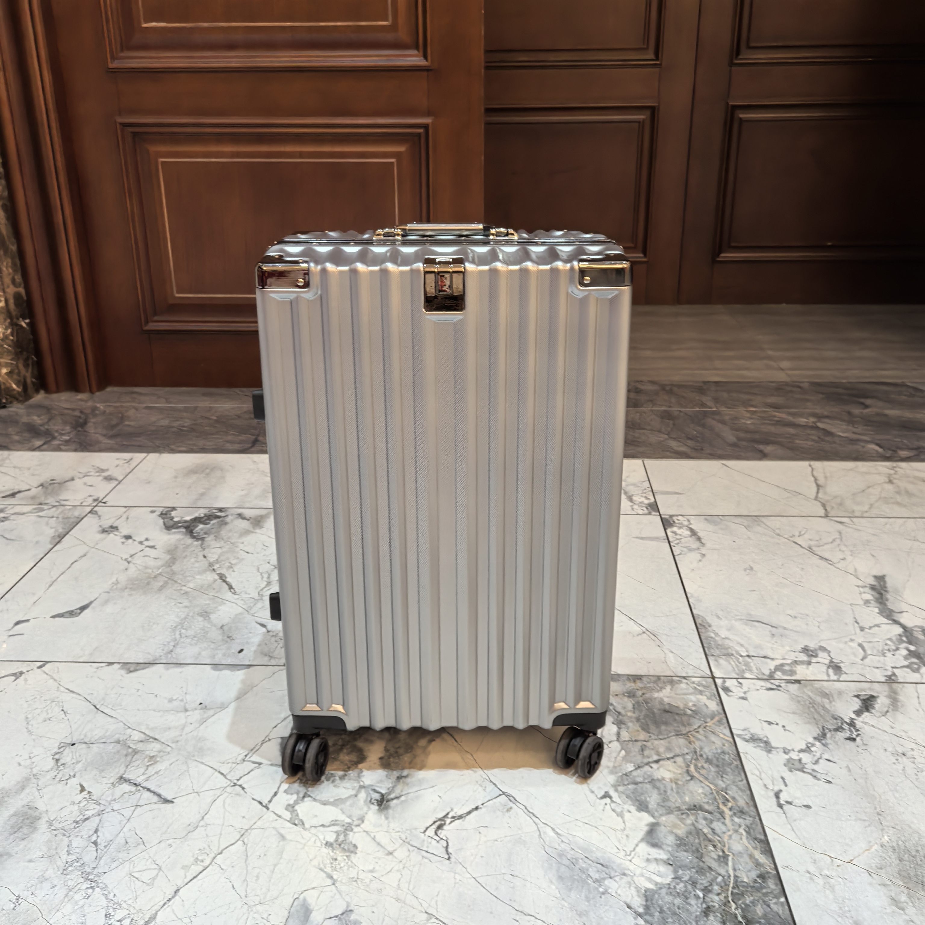 拉杆箱新款礼品登机商务旅行男士白色银色灰色高档