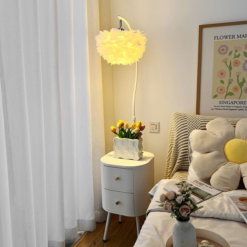 奶油风羽毛卧室床头柜台灯一体置物架钓鱼灯立式床头柜落地灯一体