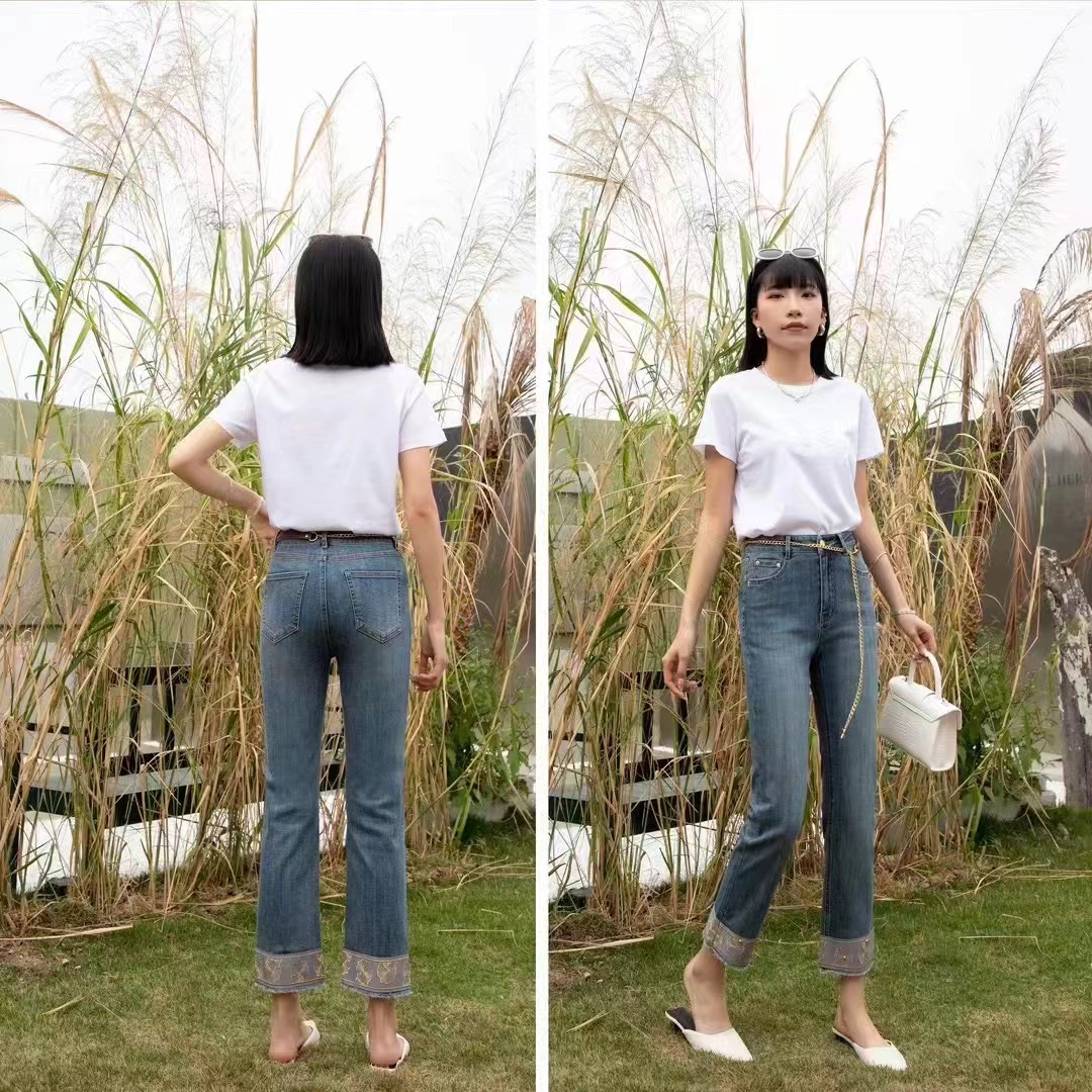 休闲时尚百搭牛仔裤