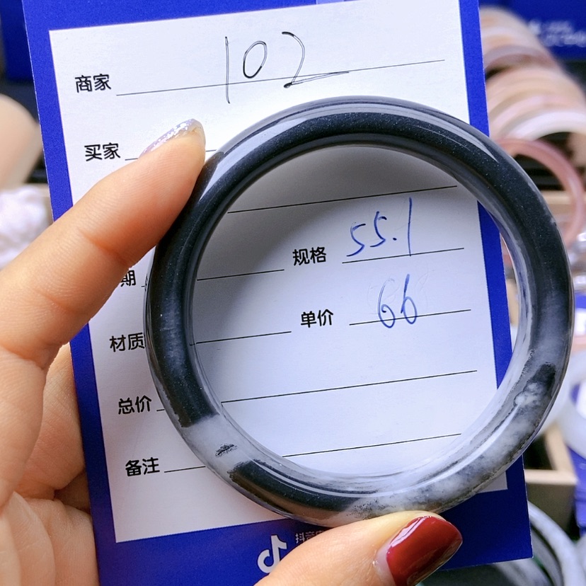 【闪购商品】石英质玉手镯未镶嵌