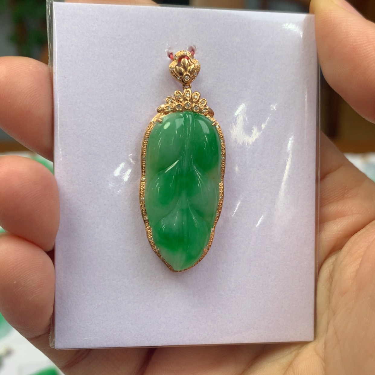 【闪购商品】翡翠颈饰18K金镶嵌苏**