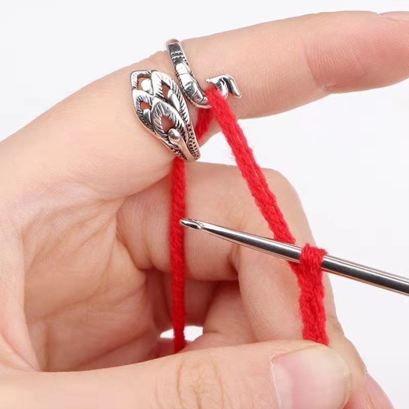 钩针带线指环钩针毛线带线神器指环 毛衣编织钩针工具微调开口孔