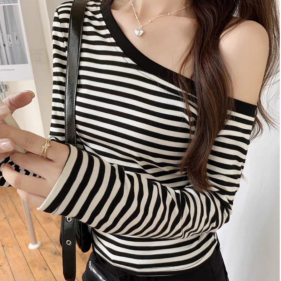 纯欲黑白条纹斜肩长袖T恤女早秋辣妹性感修身短款露肩设计感上衣