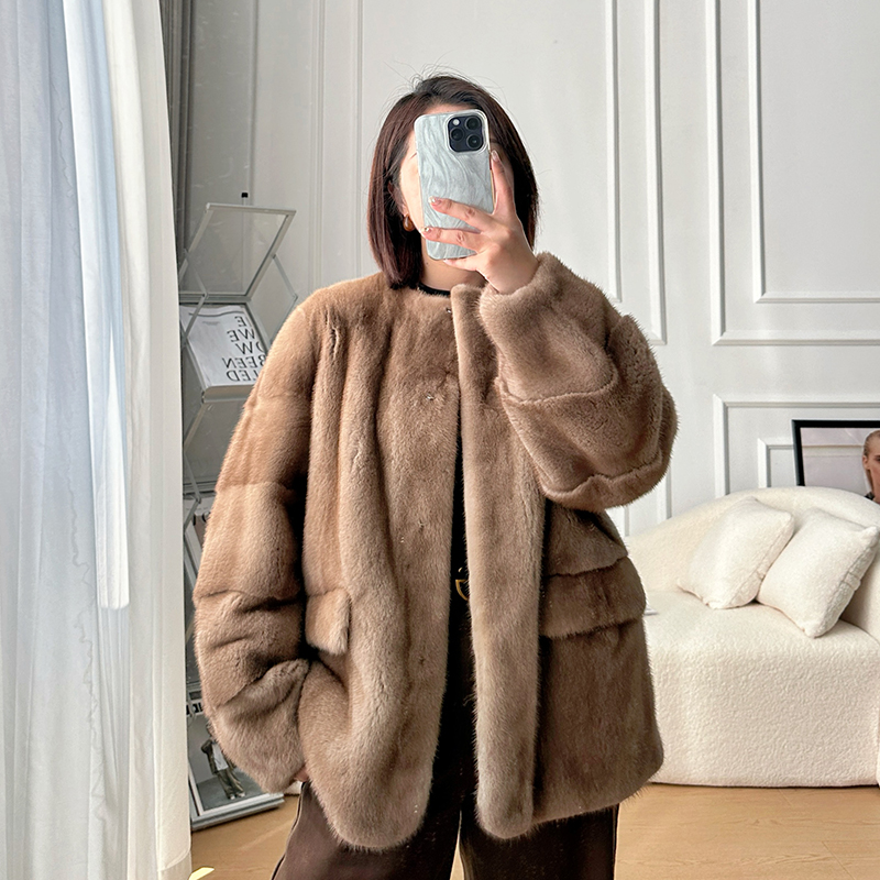 LIZI/厘姿24冬季进口天鹅绒紫标中长圆领横排帕斯条显瘦水貂外套