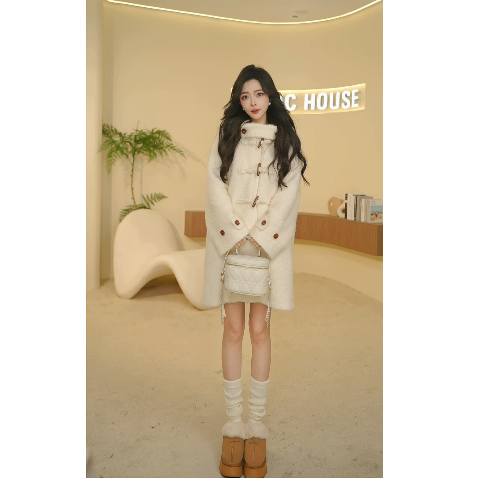 Basic House/百家好2025秋冬时尚百搭连帽宽松羊羔毛女外套BL