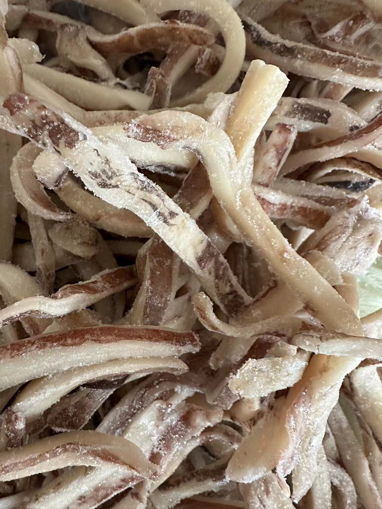 鲜冻鱿鱼条辣炒美味