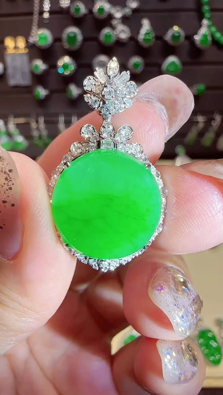 【闪购商品】翡翠吊坠(不含链)18K金镶嵌8