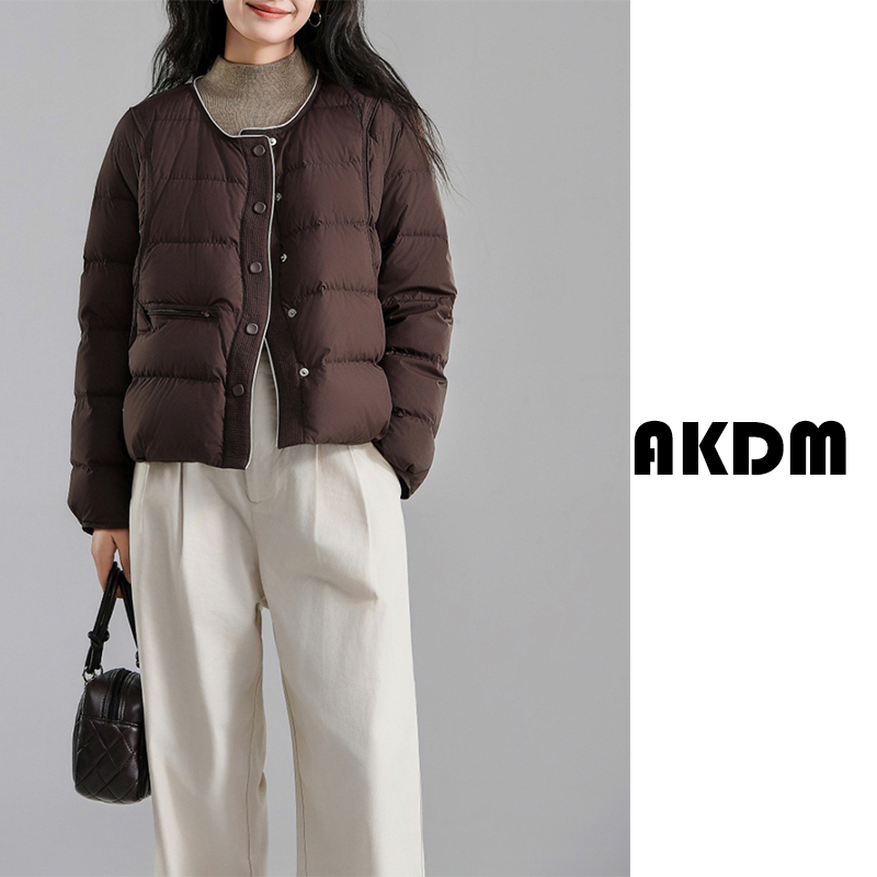 AKDM小暖炉轻奢圆领S门襟保暖羽绒服 87811