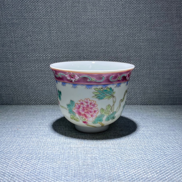 粉彩细路茶杯主人杯
