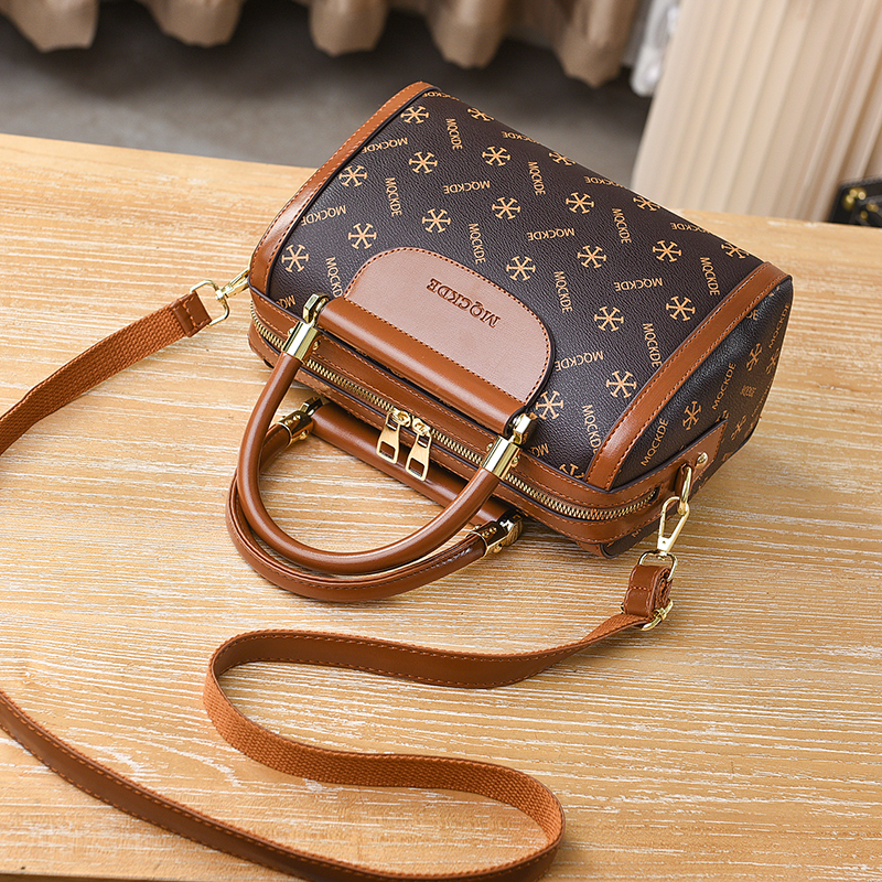 【当天发货】2025新款大容量枕头妈妈包百搭时尚复古单肩斜挎手提包