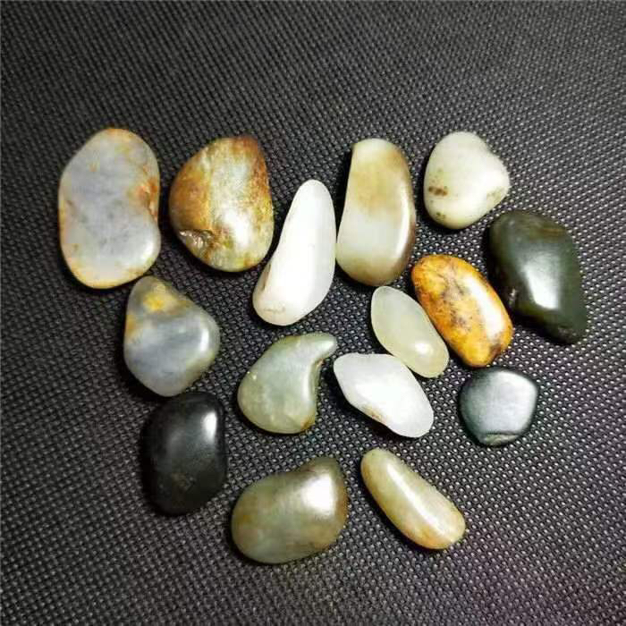 新疆和田玉原籽15原皮原色颗一份（随机发）