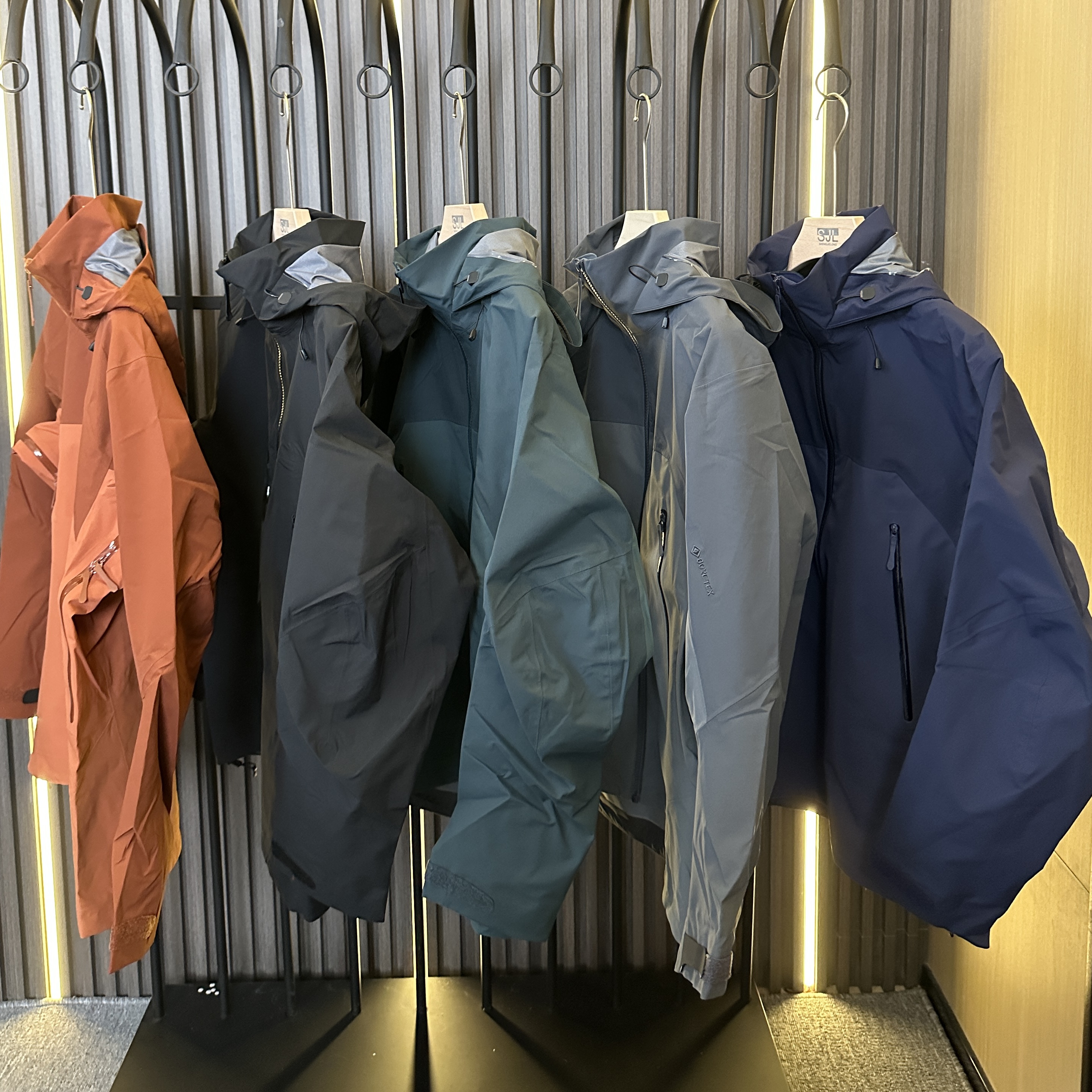 TIFICY台州AR户外露营滑雪登山防水防风连帽户外运动冲锋衣休闲潮