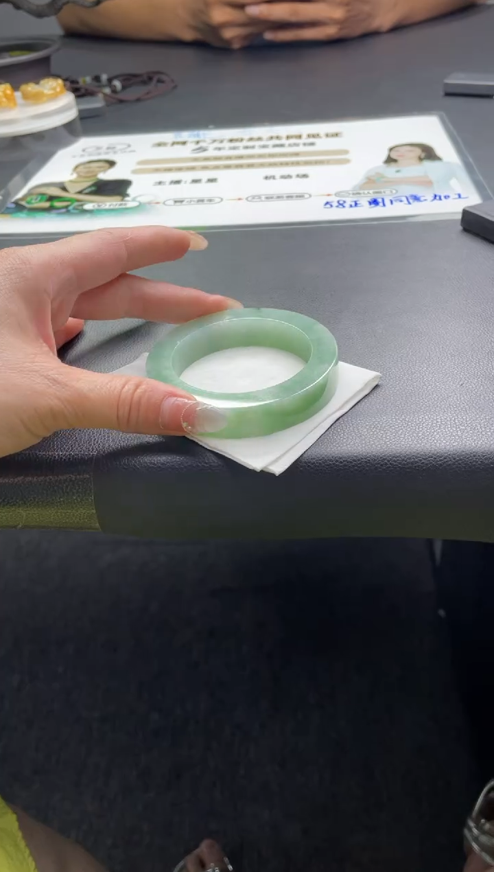 【闪购商品】定制翡翠手镯未镶嵌手镯DDH/发一件
