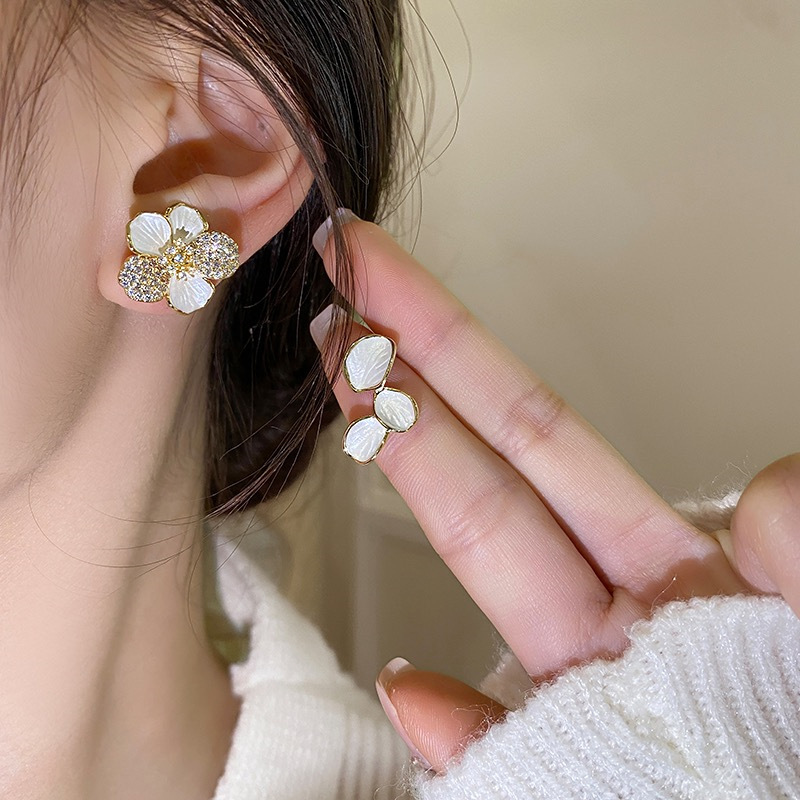 铜合金耳饰 127不对称花朵耳环女2023年高级气质轻奢独特耳钉