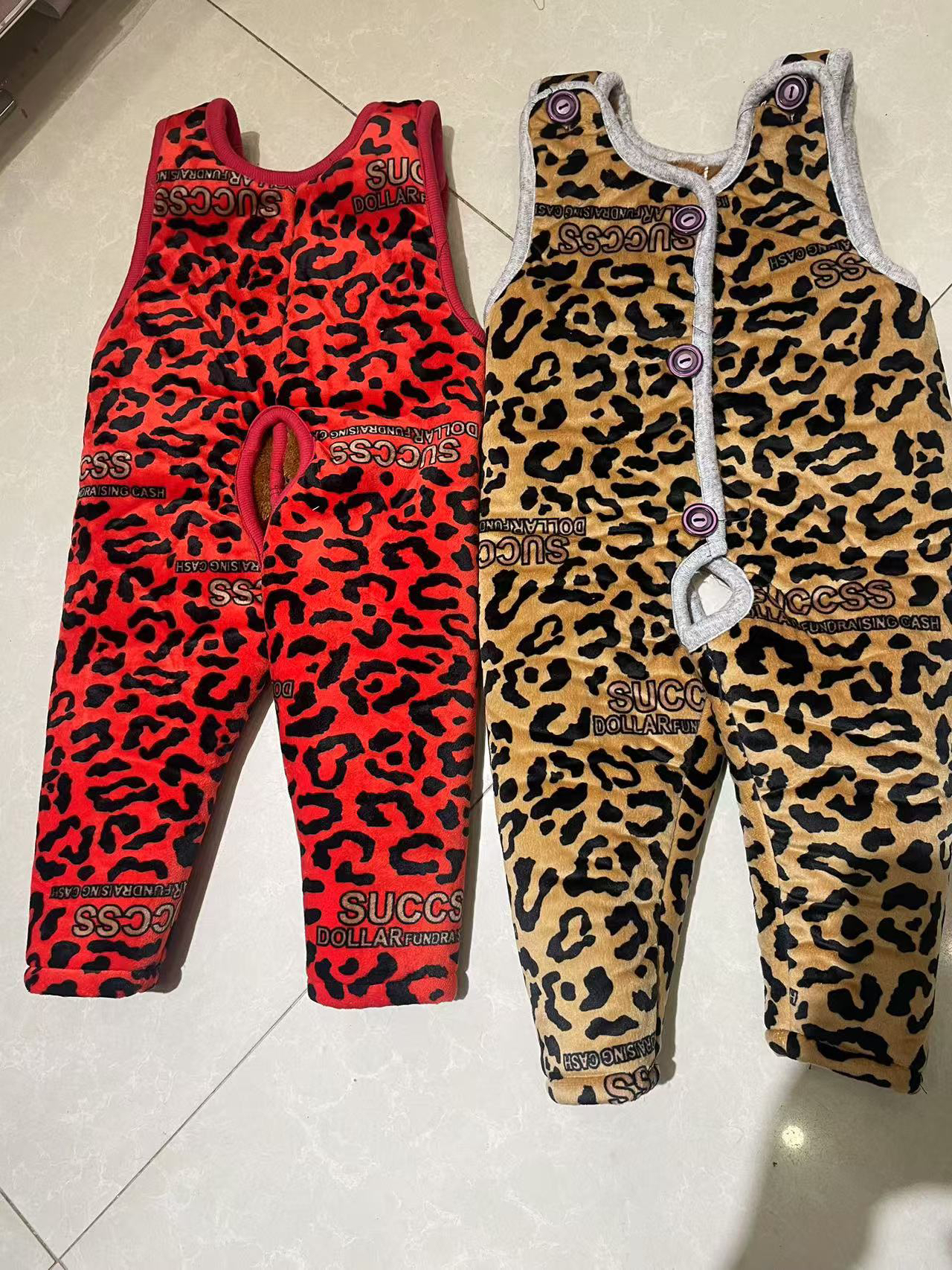 小童连体开裆家居服