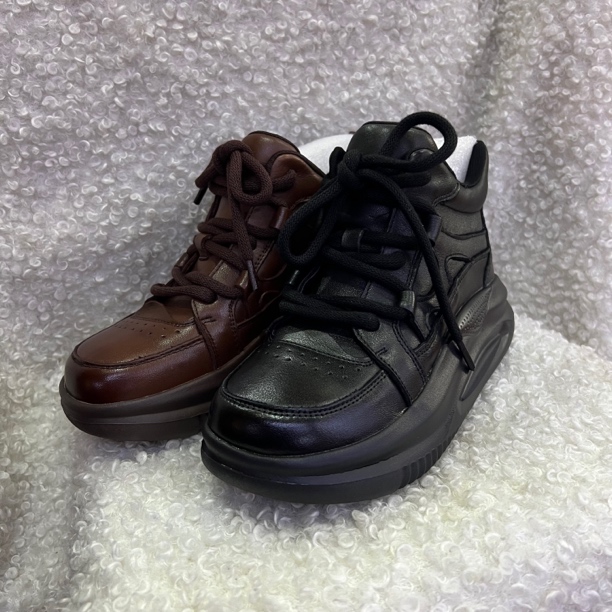 2024年女士厚底真皮休闲鞋