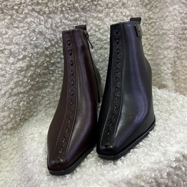 2024年女士真皮加绒鞋