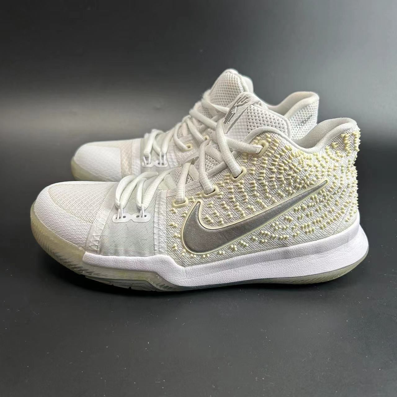 37.5码 Nike 欧文3 中帮 实战篮球鞋