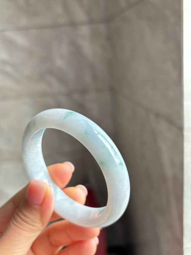 飘花手镯绿花飘紫天然缅甸翡翠手镯