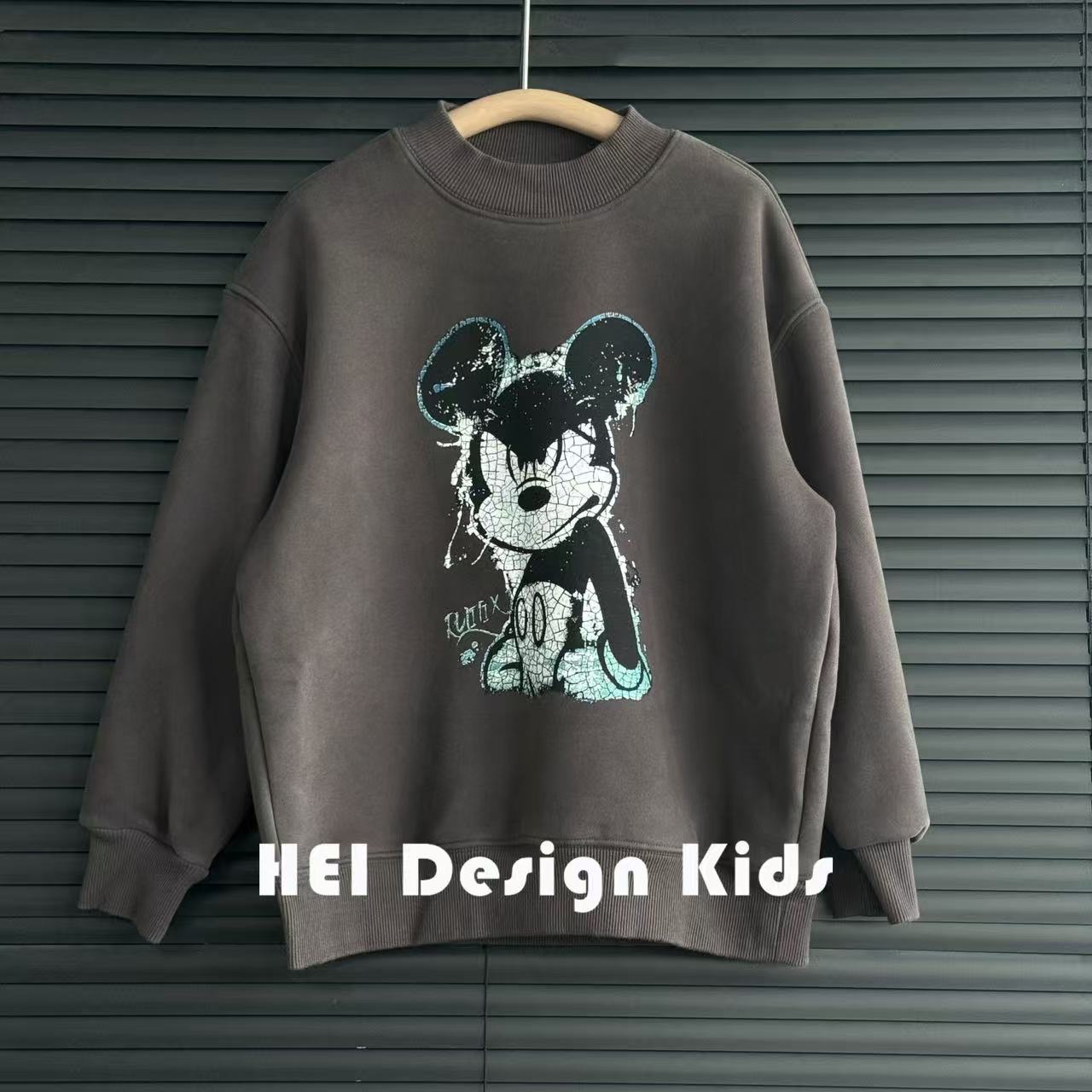 时尚百搭设计师款加绒加厚龟裂米老鼠针织卫衣秋冬中大童 5192