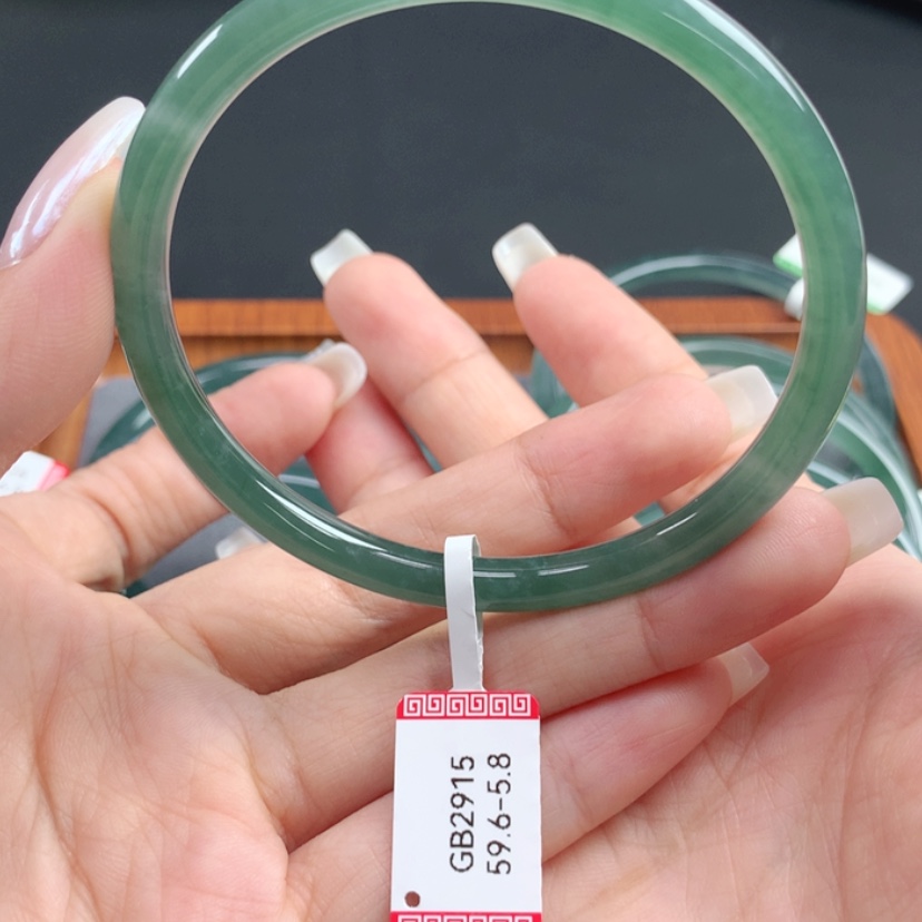 【闪购商品】翡翠手镯未镶嵌