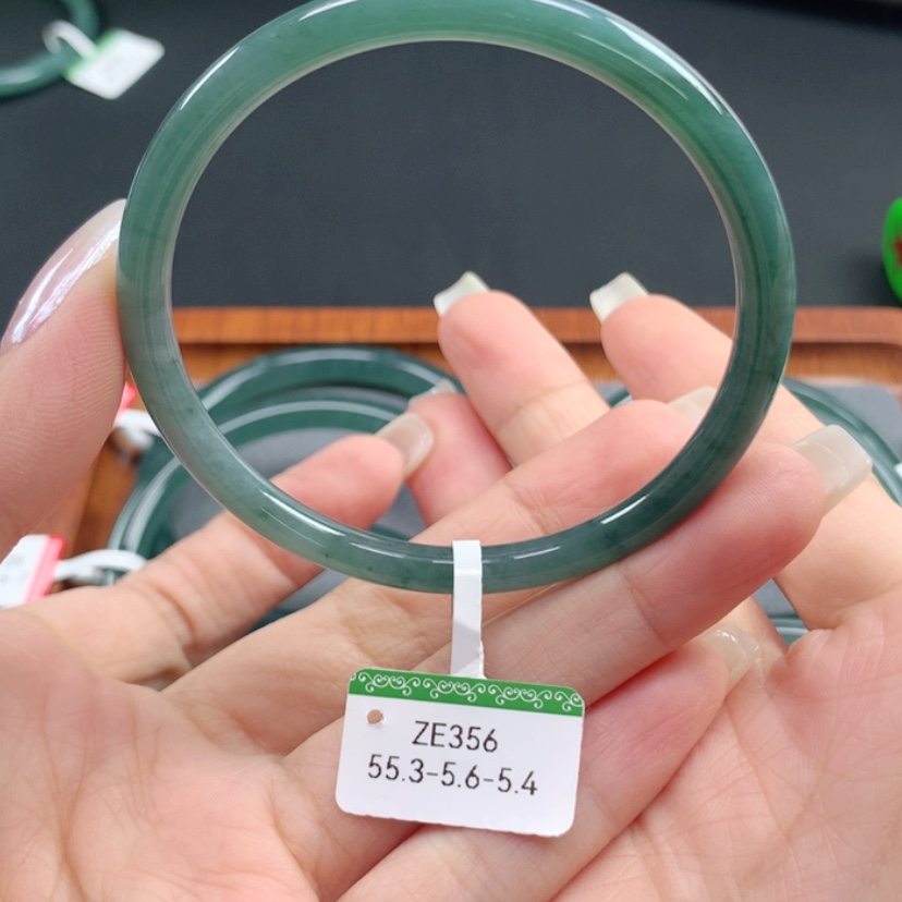【闪购商品】翡翠手镯未镶嵌