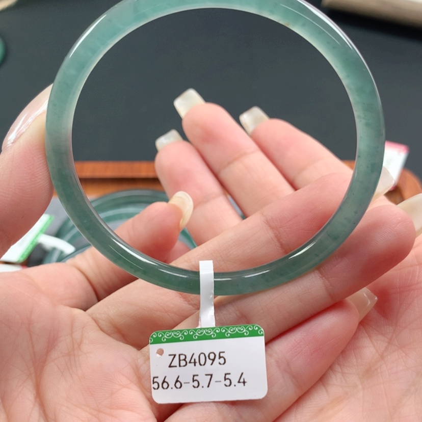 【闪购商品】翡翠手镯未镶嵌