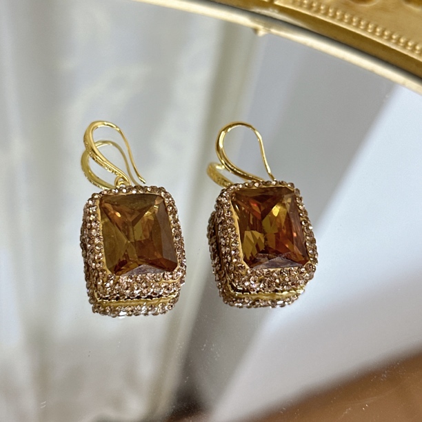 铜合金合成锆石耳饰 TT 苏丹石变色石经典款方形耳环轻奢时尚1195