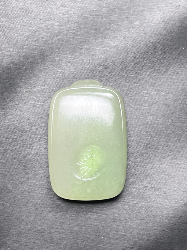 和田玉吊坠青海半山半水翠青无事牌