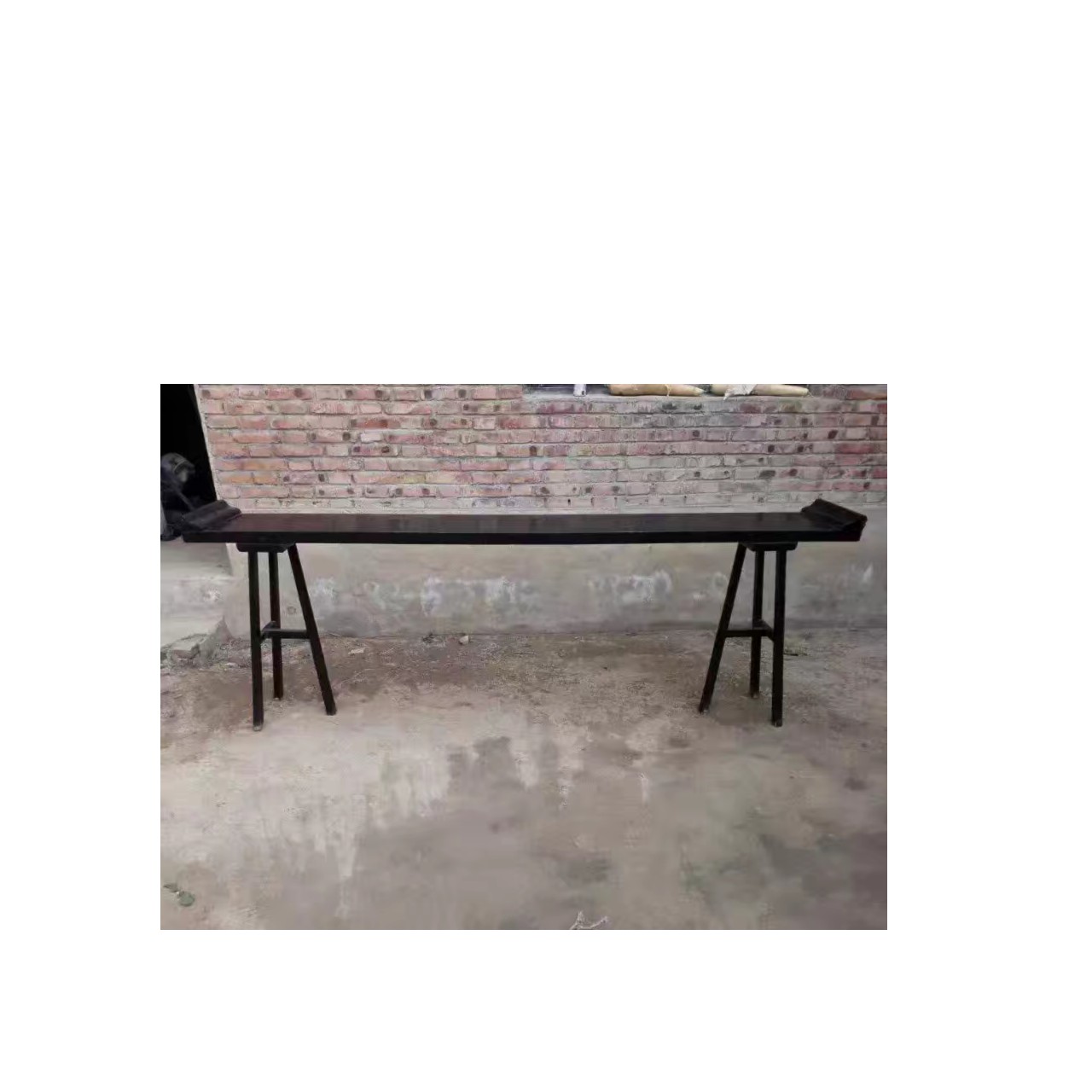 楠木推光大漆架机案。