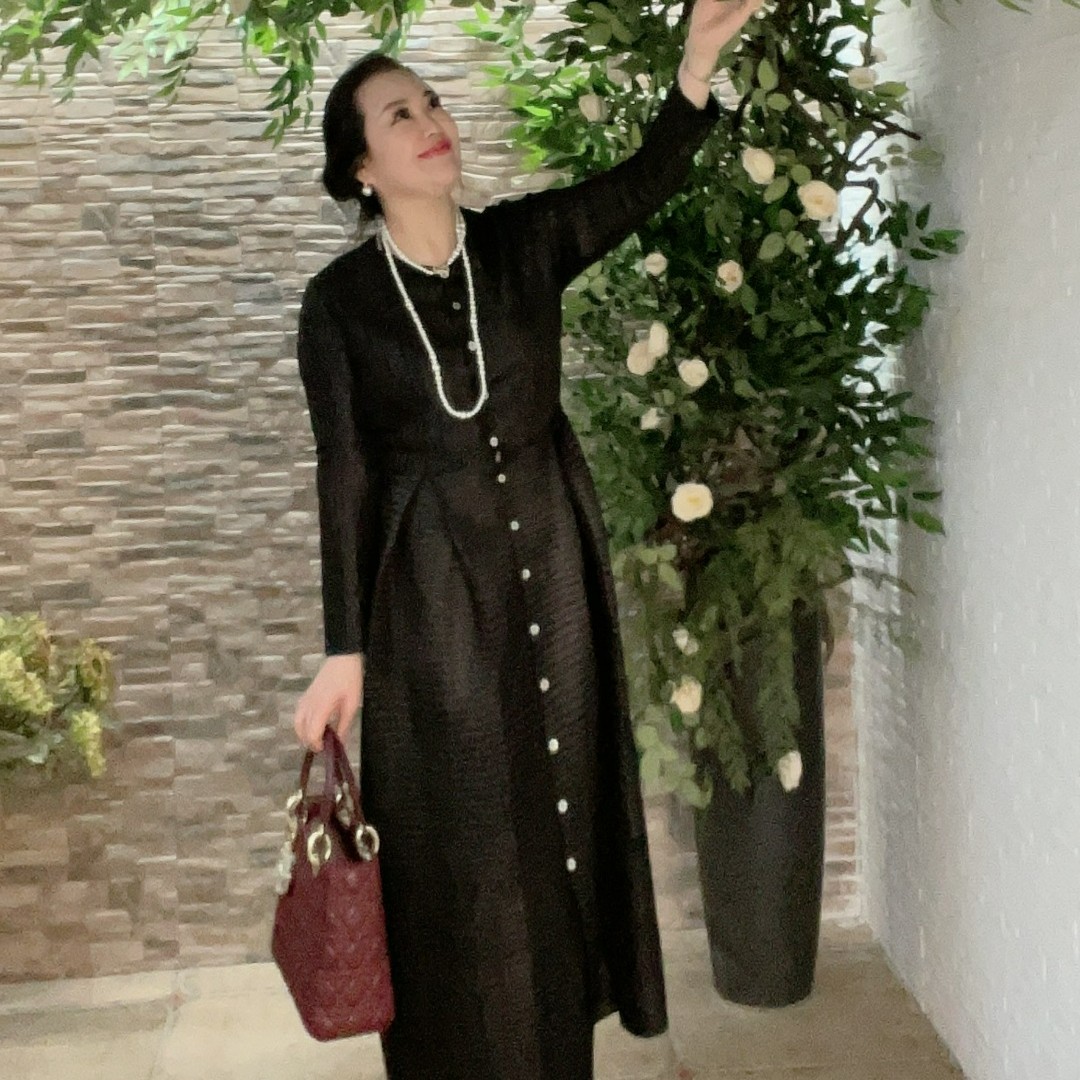 永远女人名品 原单黑色法式褶皱长裙（00138）时尚 收腰 显瘦四季款