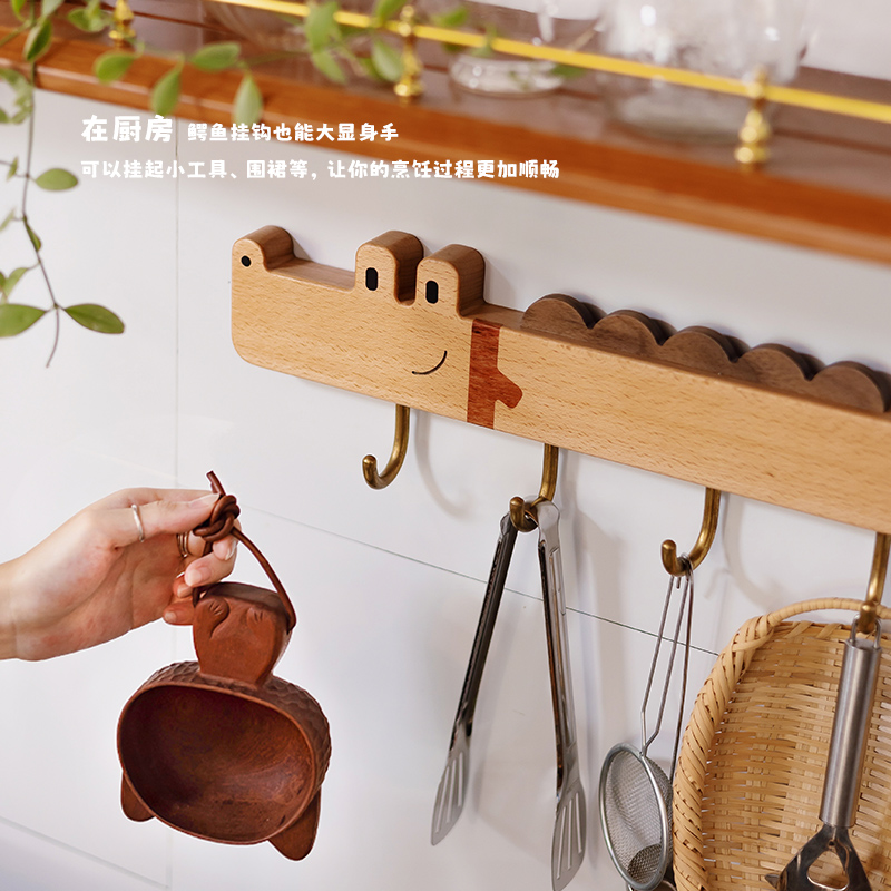 小鳄鱼实木衣帽架创意墙面装饰玄关摆件