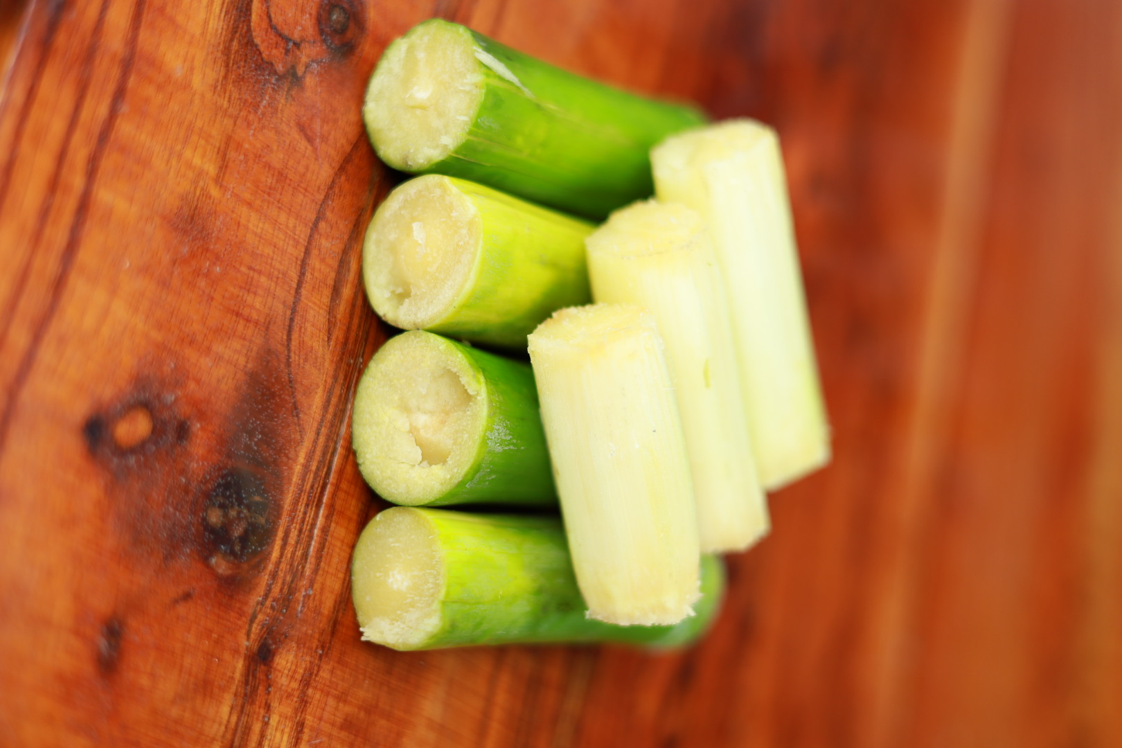 广西天等上映更镜屯青皮甘蔗白玉甘蔗脆脆易咬多汁纯甜高山种植