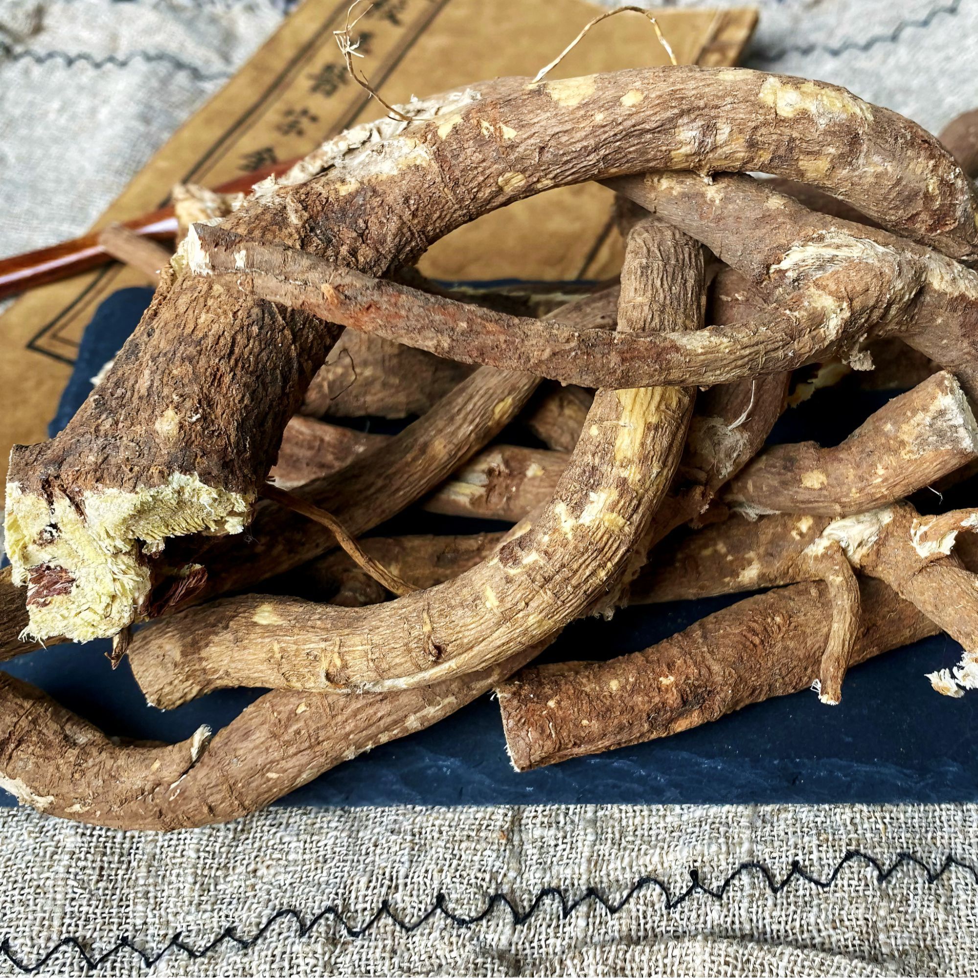 西藏高山高海拔老黄芪精选粗支主干山货250g