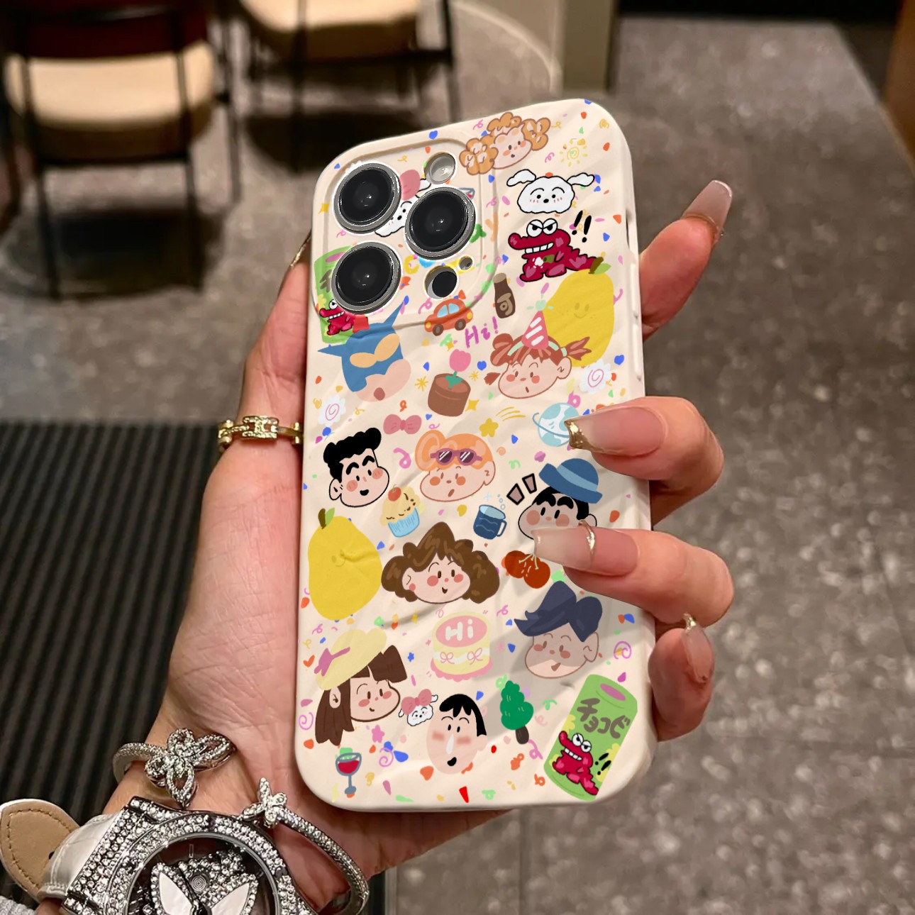 BANCA涂鸦卡通小新褶皱iPhone15Promax手机壳苹果14/13软12防摔11