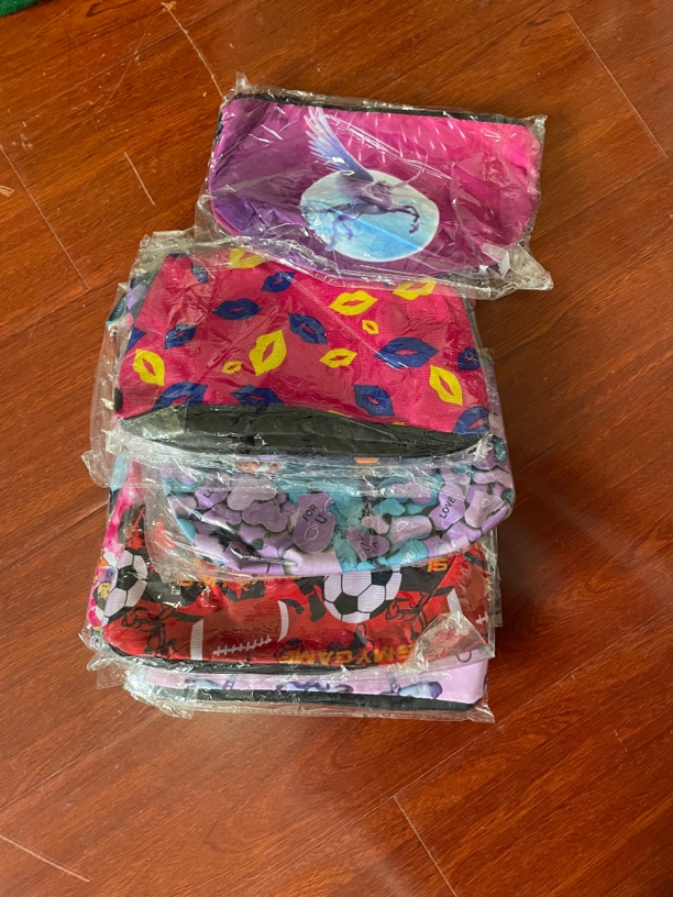 10个的价格 收纳袋 带拉链的袋子 大小不一样 颜色随机