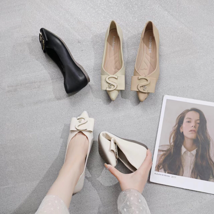 网红单鞋2024新款四季尖头低帮鞋软底韩版潮鞋社会女鞋