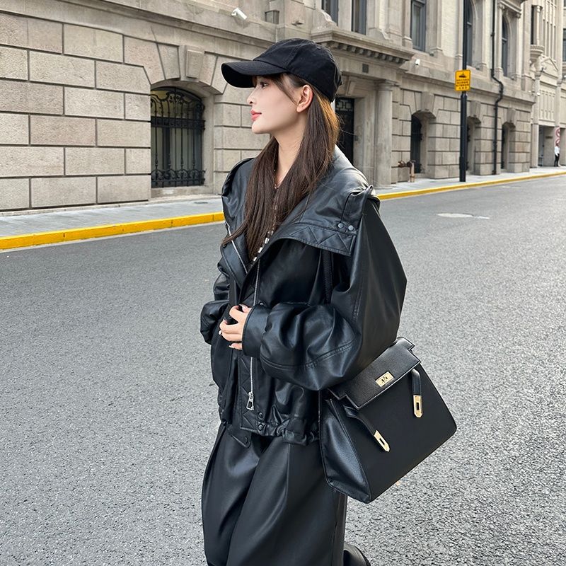 雅鹿新款2023冬季美拉德休闲运动蛋白皮连帽羽绒服薄款机车短款h