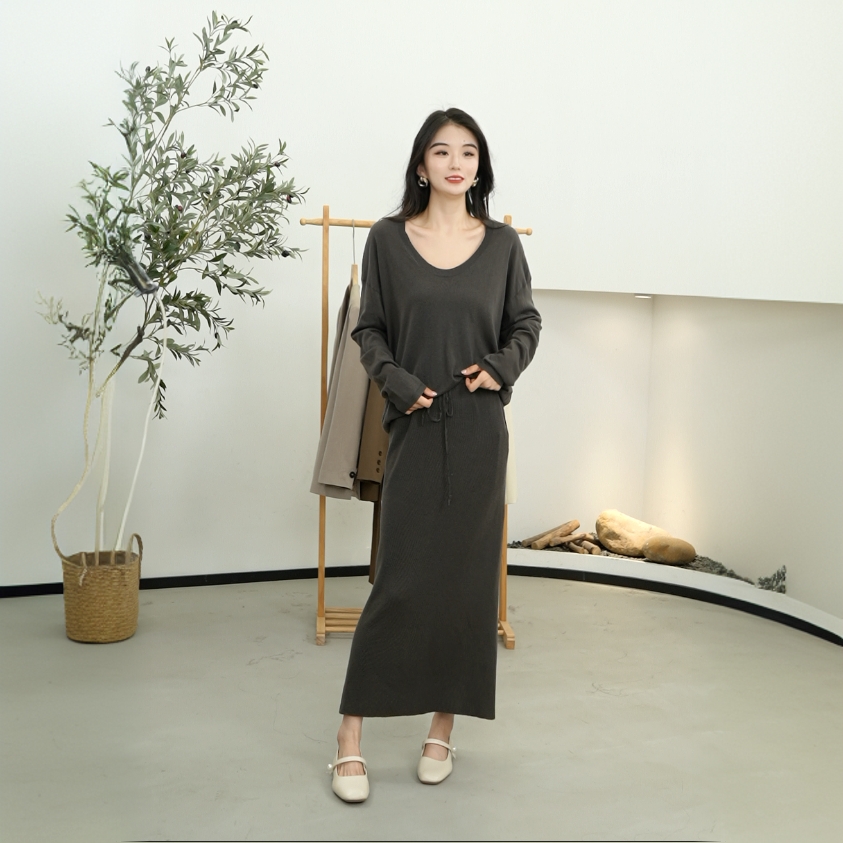 BSIEE/本涩时尚气质长袖针织轻奢U领毛衣两件套裙