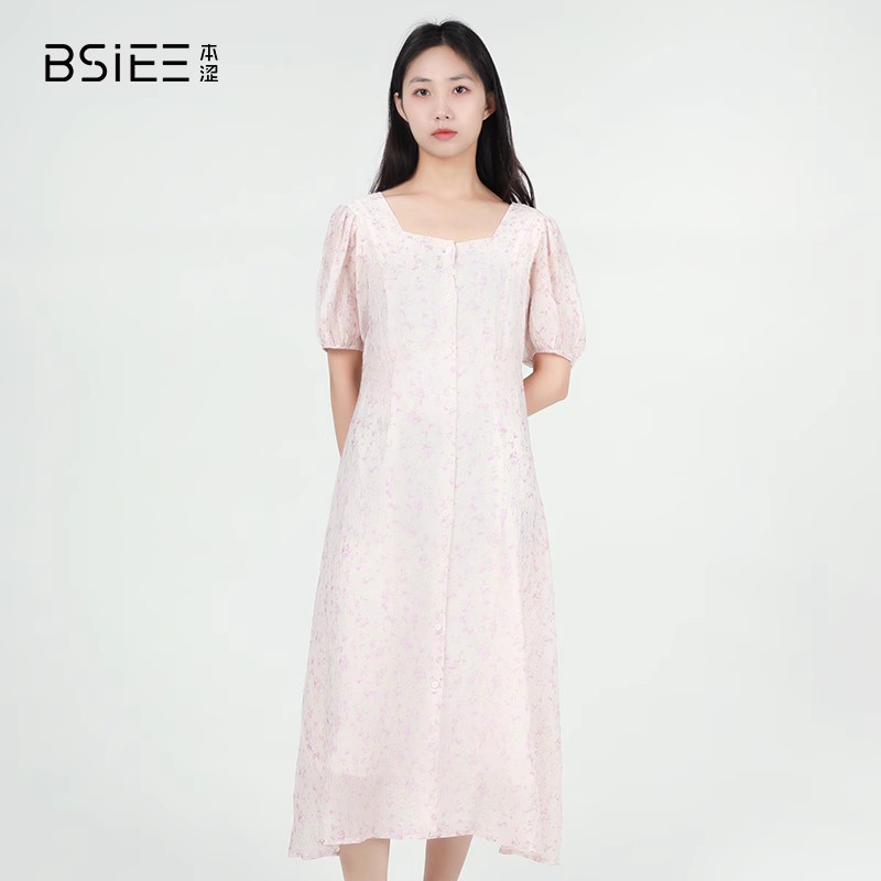 BSIEE/本涩方领排扣压褶碎花连衣裙夏季新品时尚纯色长裙女
