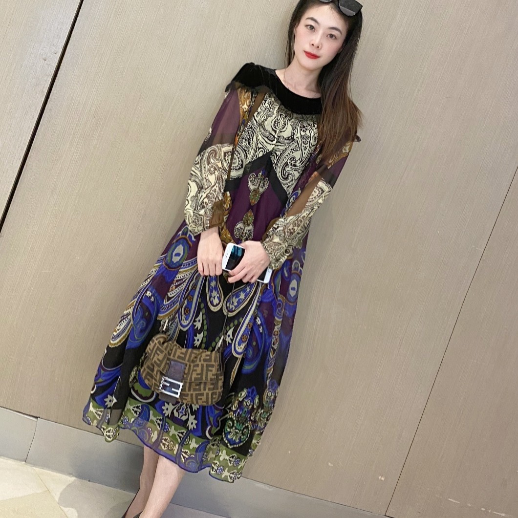 【多米拉】04522丝绒领拼蓝花长袖连衣裙时尚宽松裙子大码复古气质