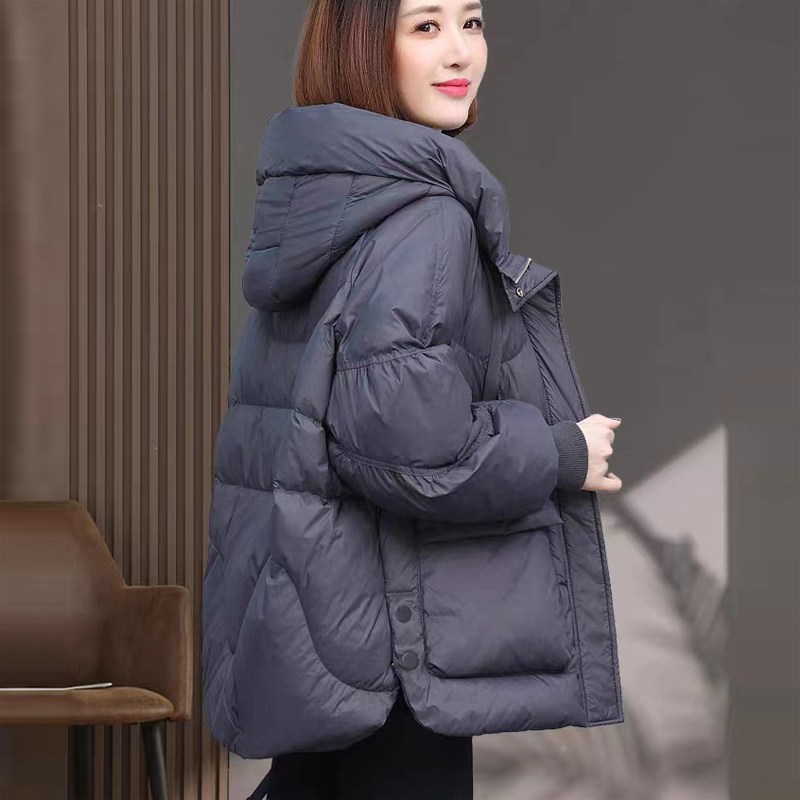 羽绒服女短款冬季2025新款爆款大码面包服妈妈保暖连帽白鸭绒外套