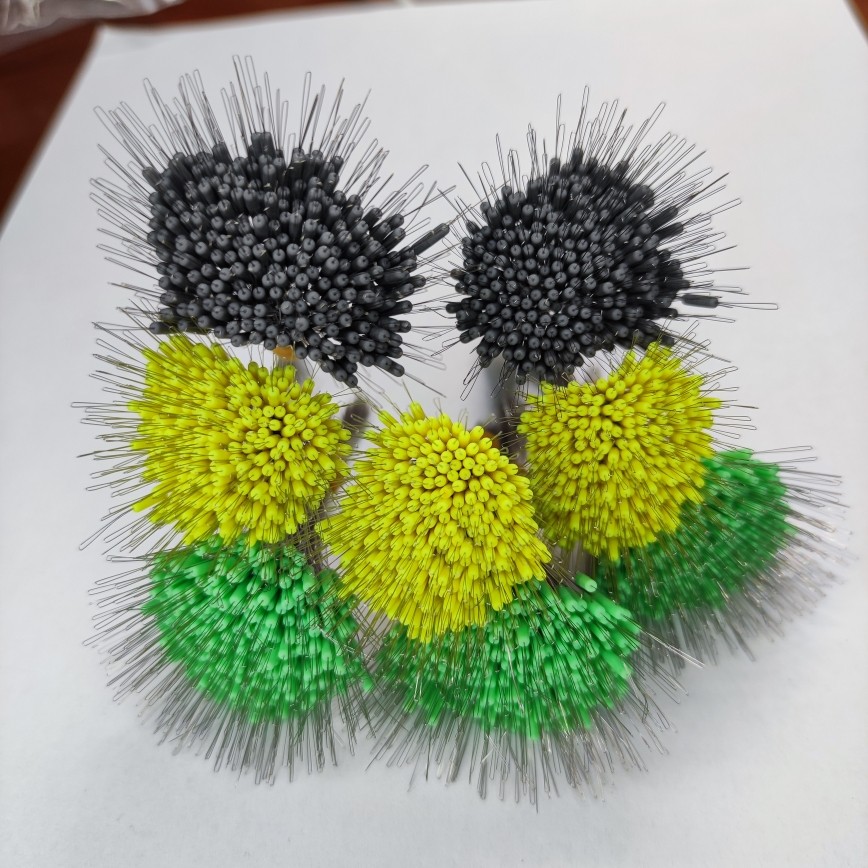 某吉代工厂生产的超高锁紧度同心度竞技黑坑太空豆246根散装套装