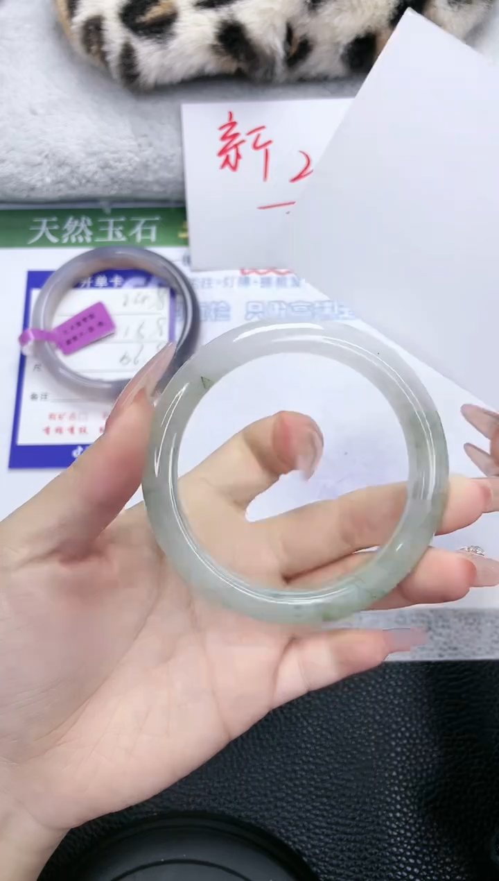 【闪购商品】石英质玉手镯未镶嵌249-58