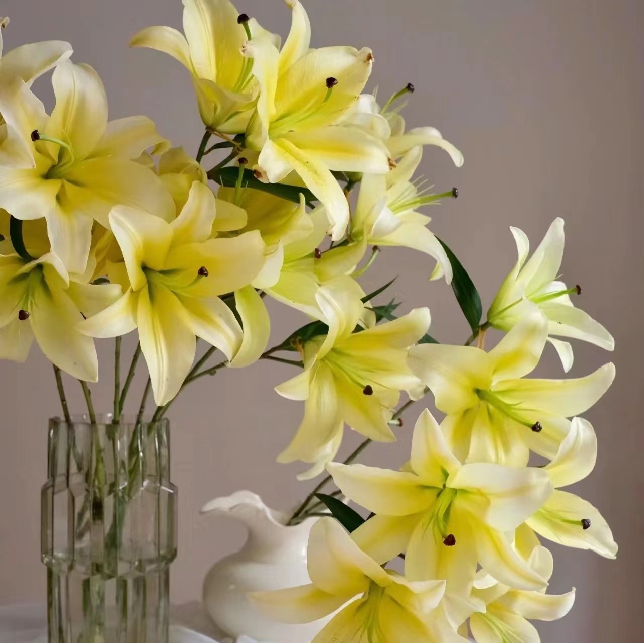 3枝黄天霸多头百合12-15个花苞【两单顺丰或京东包邮】云南鲜花