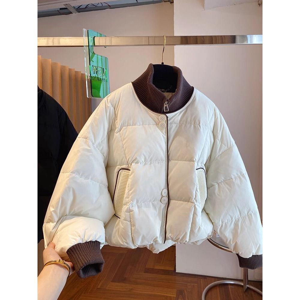 波司登欧货设计感小众宽松针织立领羽绒服女冬季2023新款撞色白鸭