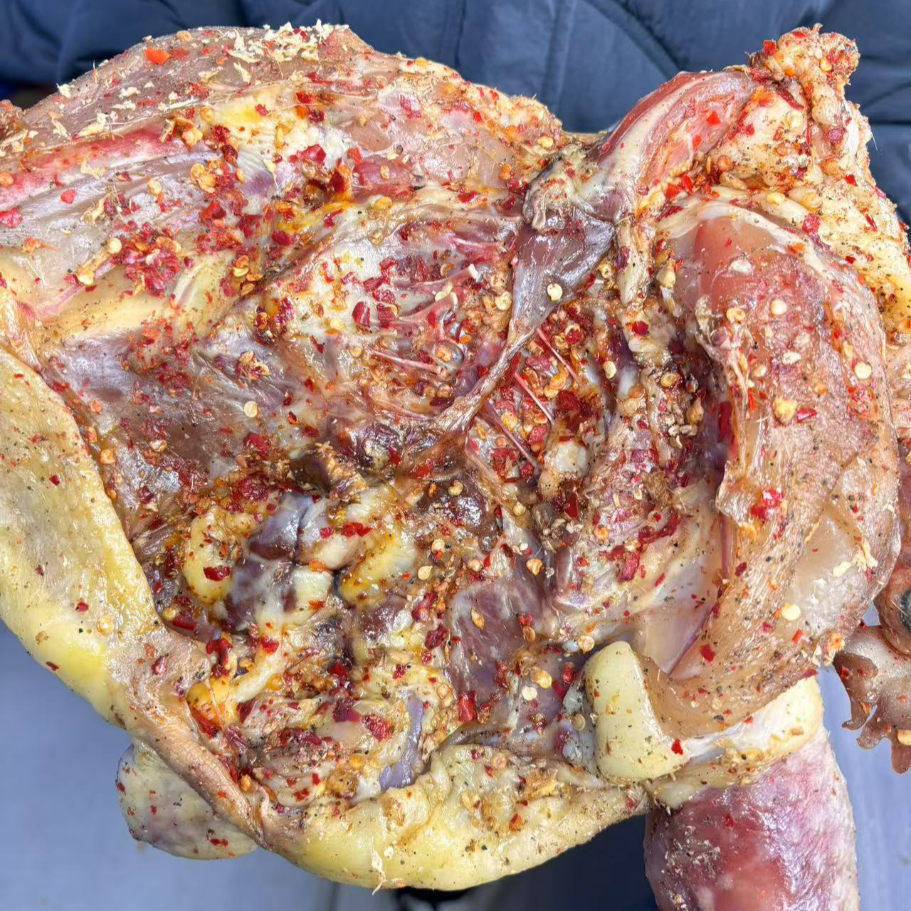 襄阳农家散养谷物喂养正宗走地鸡腊鸡